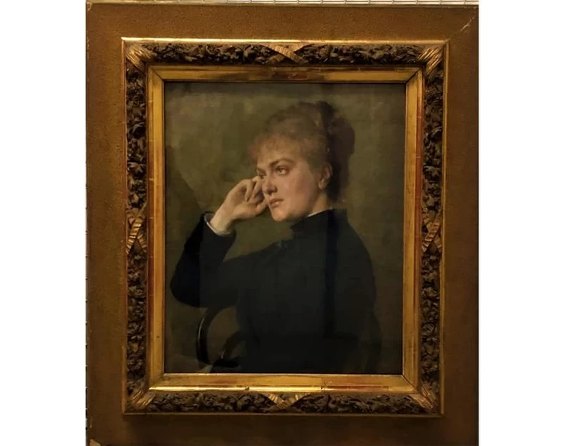 Ritratto di donna di profilo